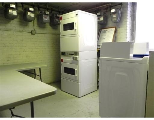 2 bed, 1 bath apartment for rent at 10 Jamaicaway Unit 15, Jamaica Plain — photo 12 of 14