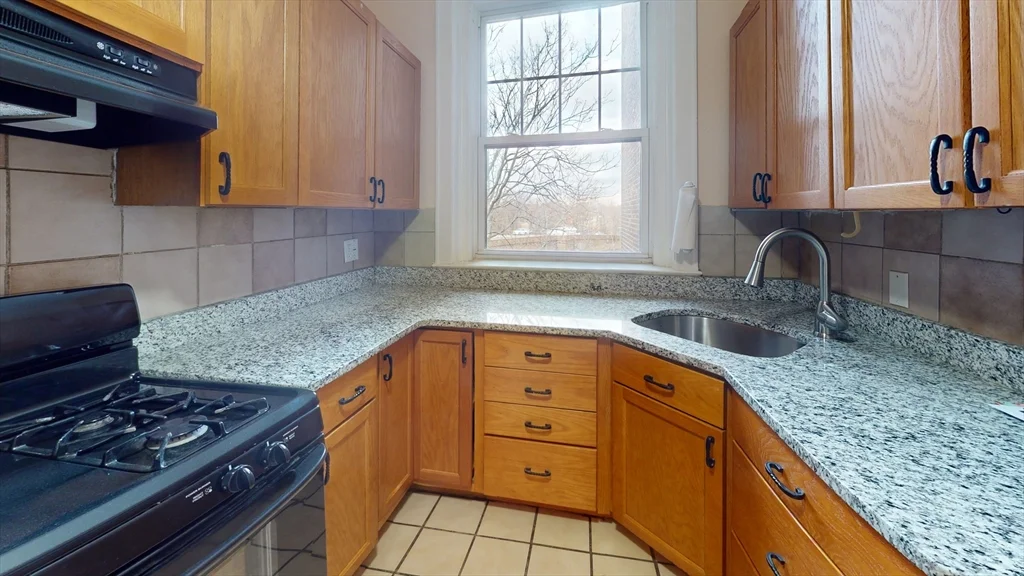 2 bed, 1 bath apartment for rent at 10 Jamaicaway Unit 24, Jamaica Plain — photo 1 of 9