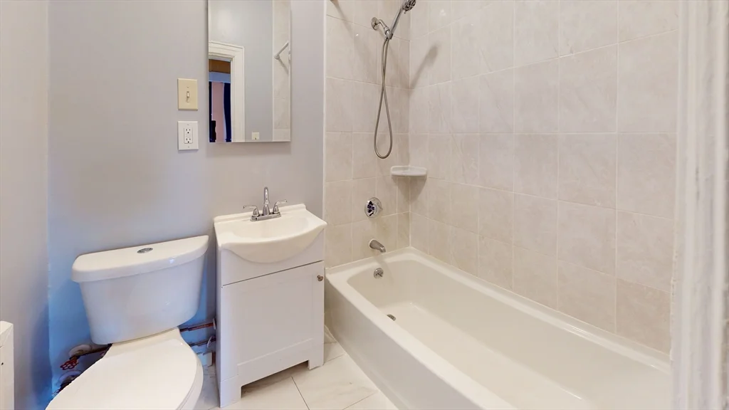 2 bed, 1 bath apartment for rent at 10 Jamaicaway Unit 24, Jamaica Plain — photo 7 of 9
