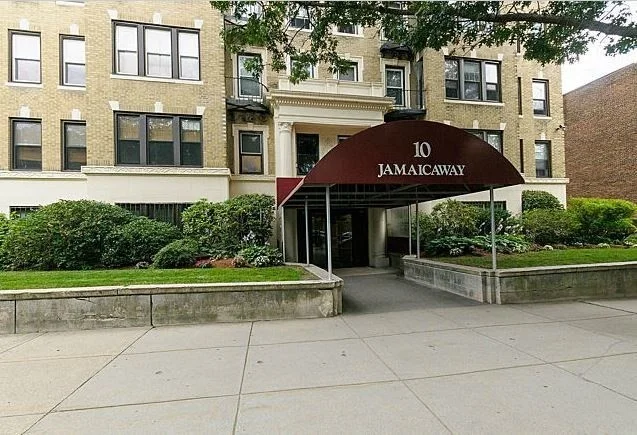 1 bed, 1 bath apartment for rent at 10 Jamaicaway Unit 7, Jamaica Plain — photo 8 of 9