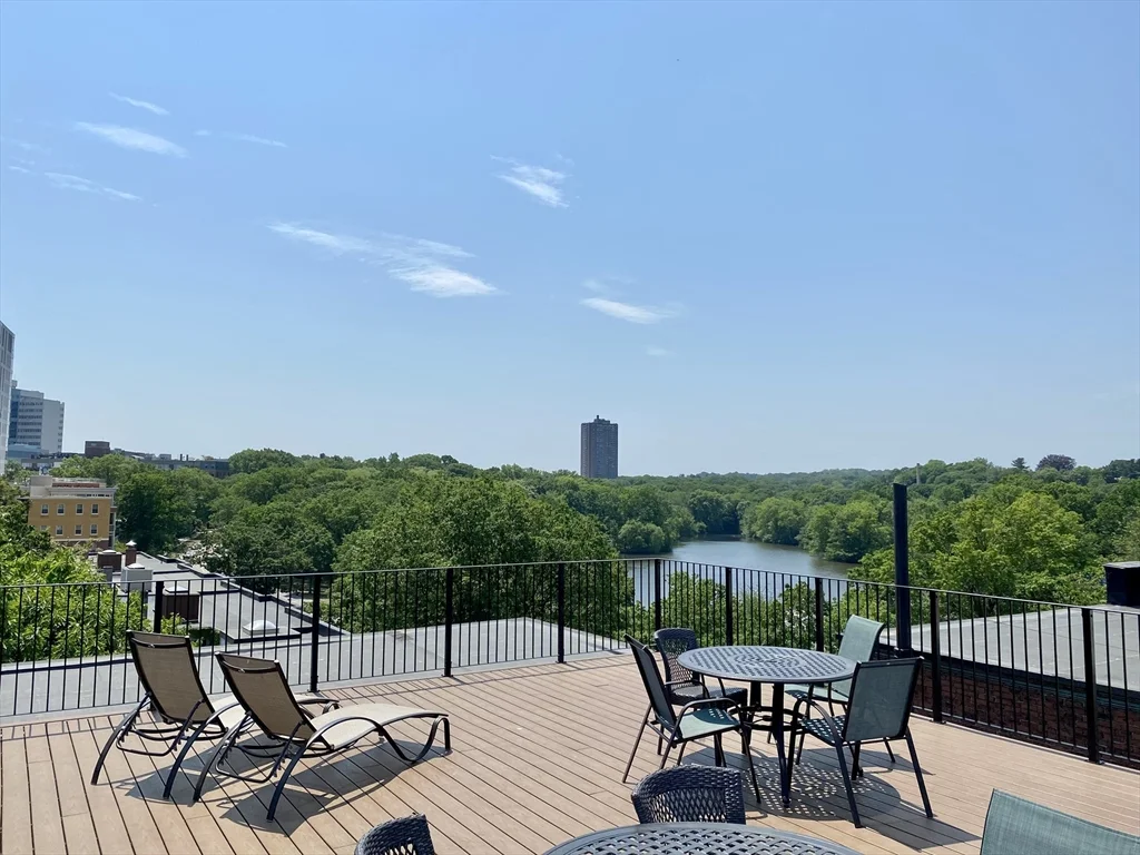1 bed, 1 bath apartment for rent at 10 Jamaicaway Unit 7, Jamaica Plain — photo 9 of 9
