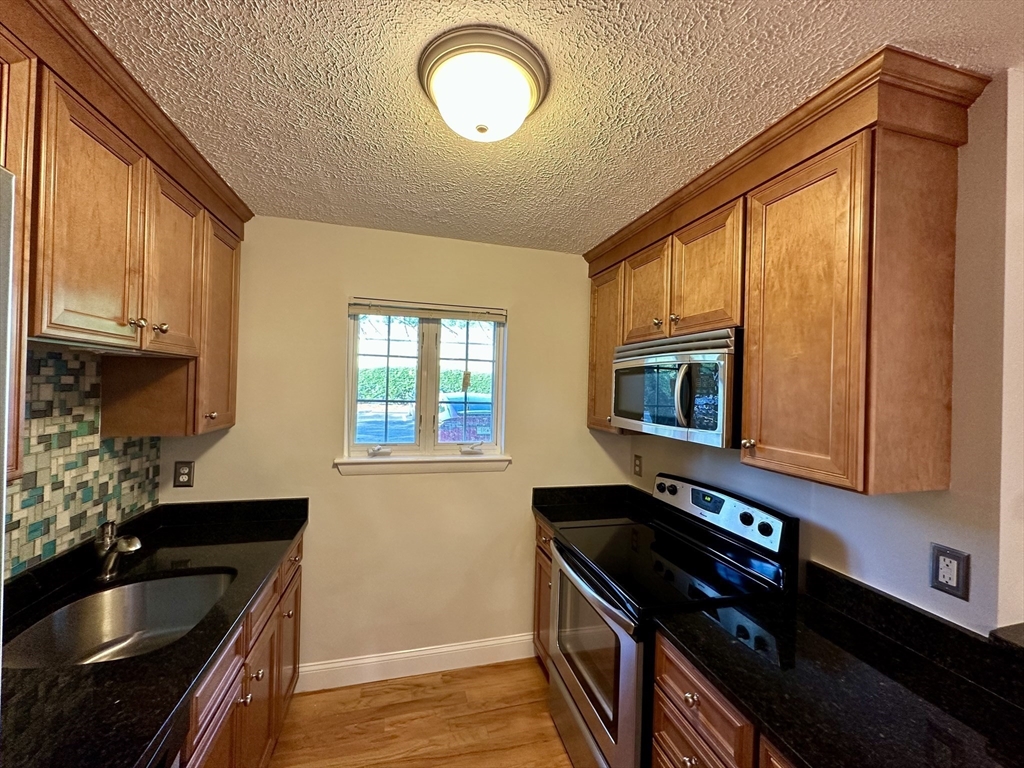 2 bed, 1 bath apartment for rent at 10 Janet Rd Unit 7, Easton — photo 9 of 19