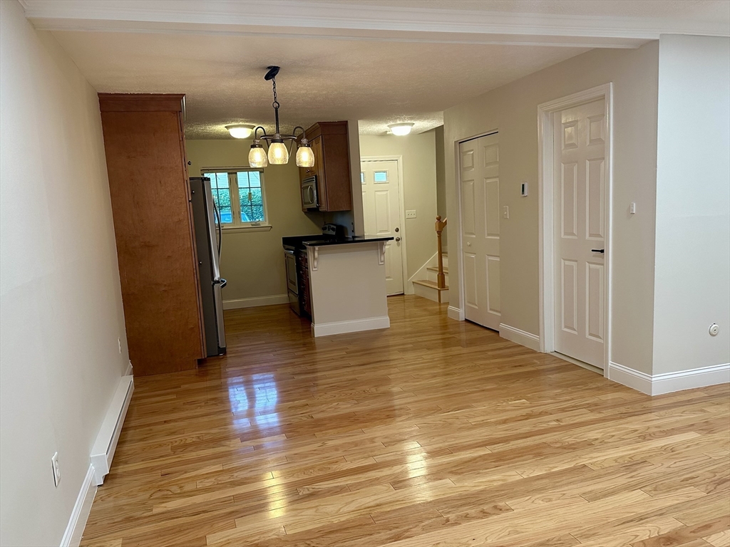 2 bed, 1 bath apartment for rent at 10 Janet Rd Unit 7, Easton — photo 4 of 19