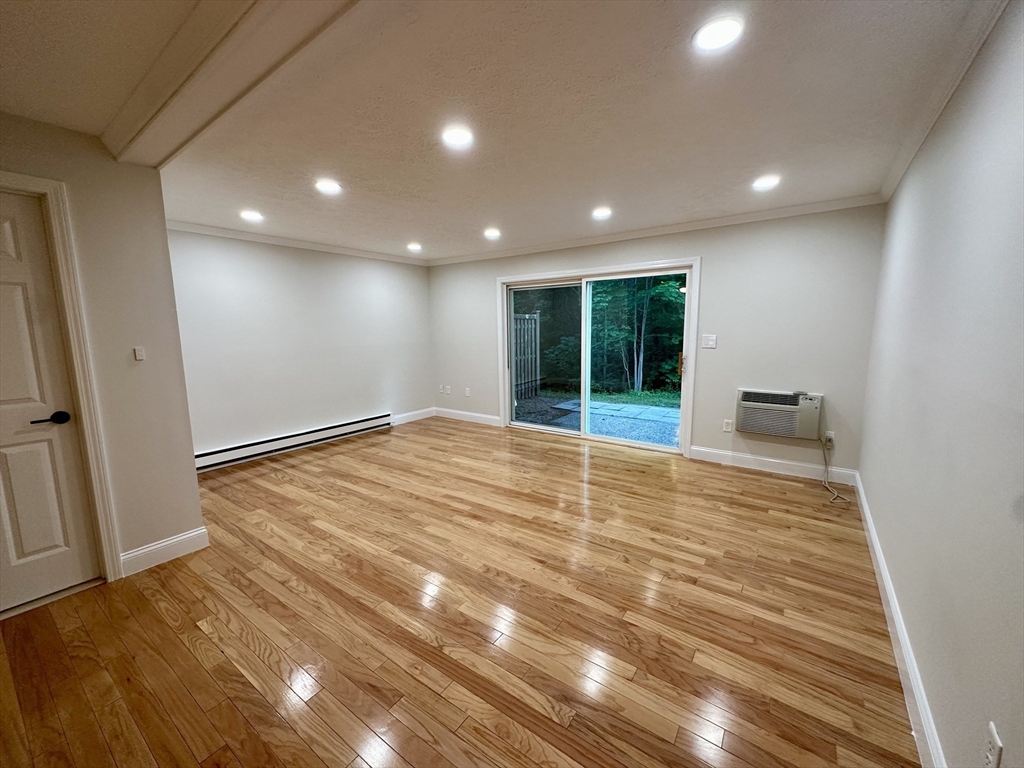 2 bed, 1 bath apartment for rent at 10 Janet Rd Unit 7, Easton — photo 6 of 19