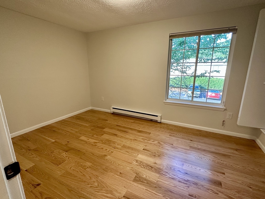 2 bed, 1 bath apartment for rent at 10 Janet Rd Unit 7, Easton — photo 11 of 19