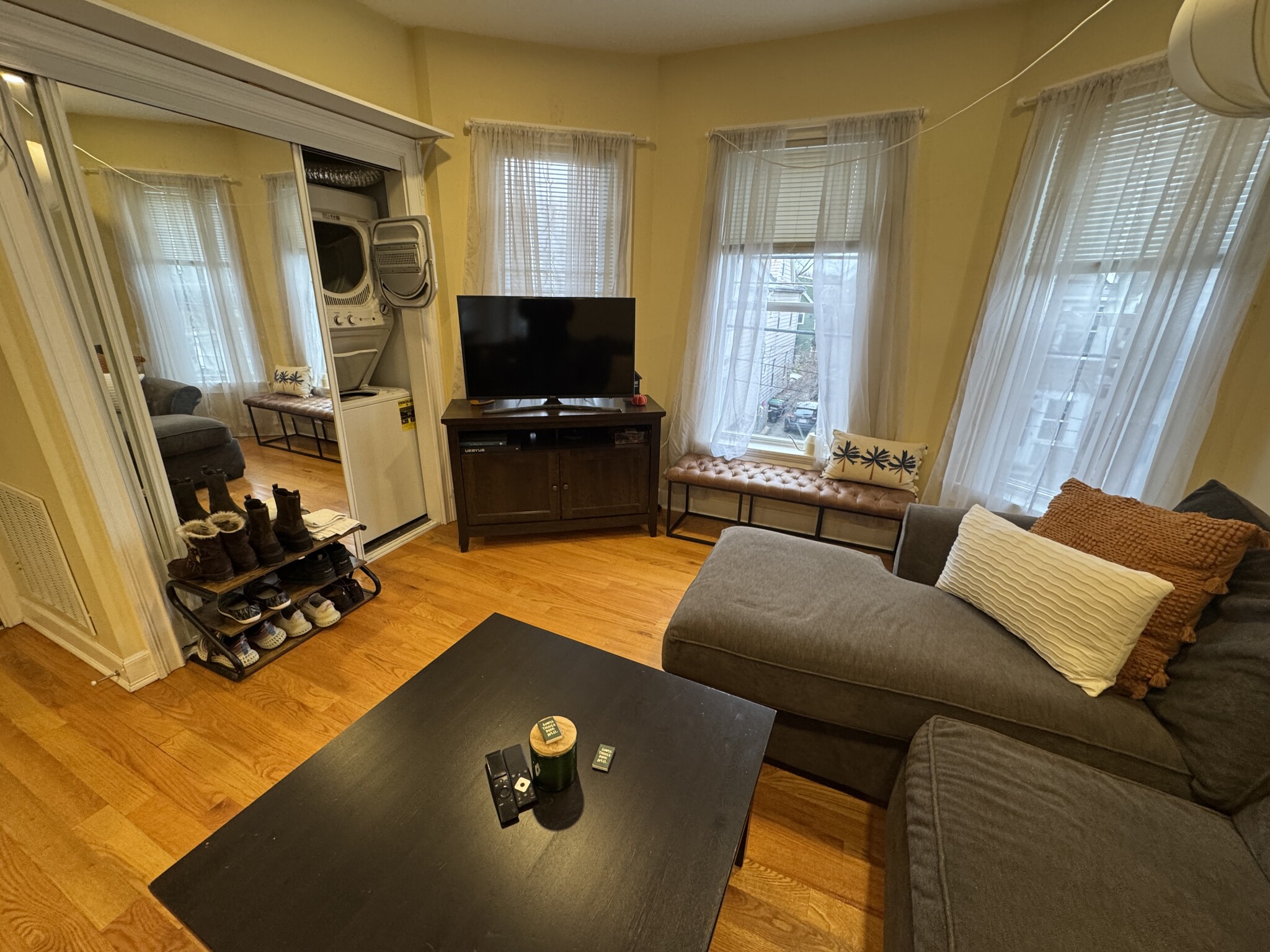 3 bed, 2 bath apartment for rent at 10 Jay St Unit 02, Davis Square — photo 2 of 23