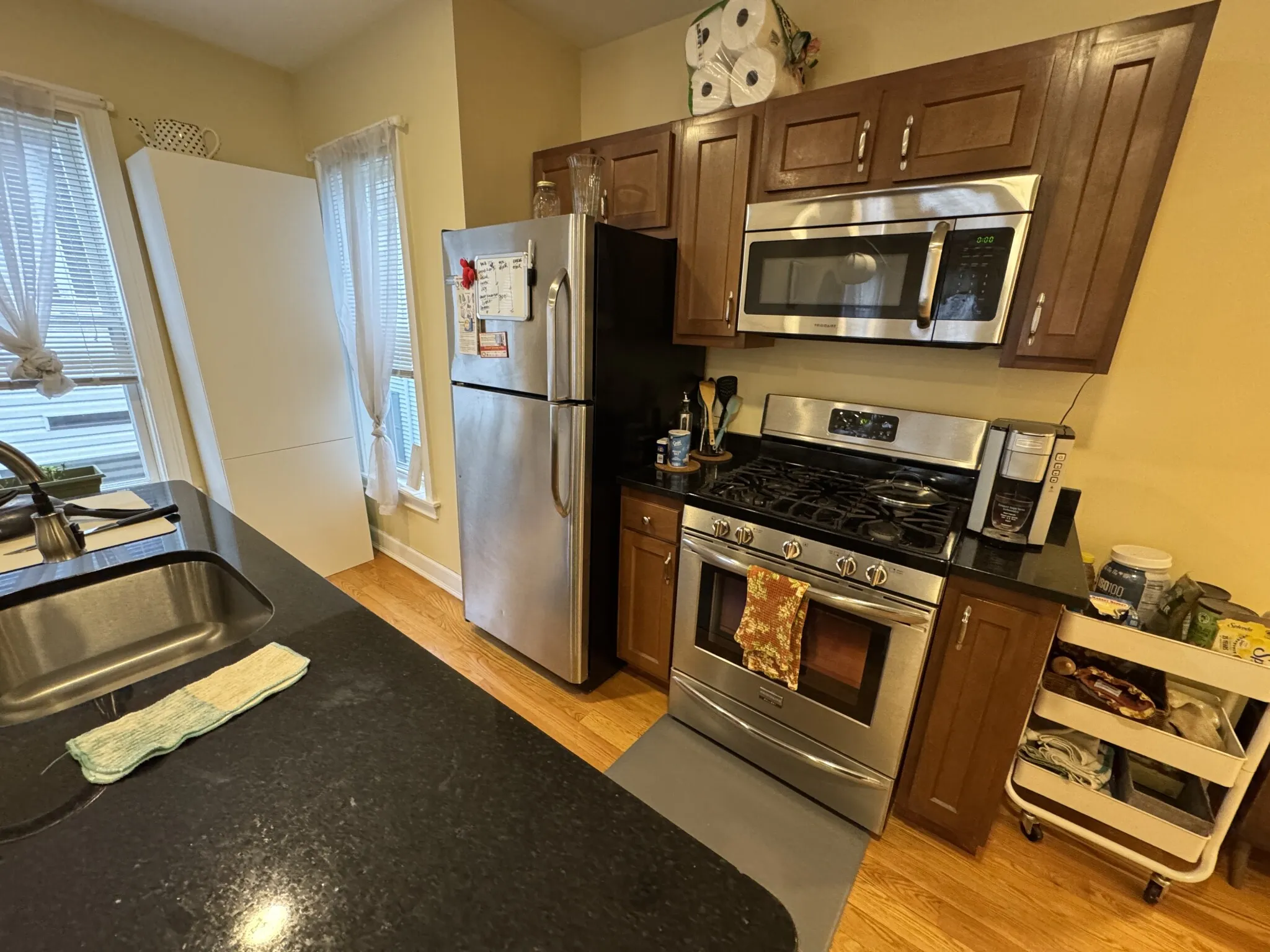 3 bed, 2 bath apartment for rent at 10 Jay St Unit 2, Davis Square — photo 6 of 23