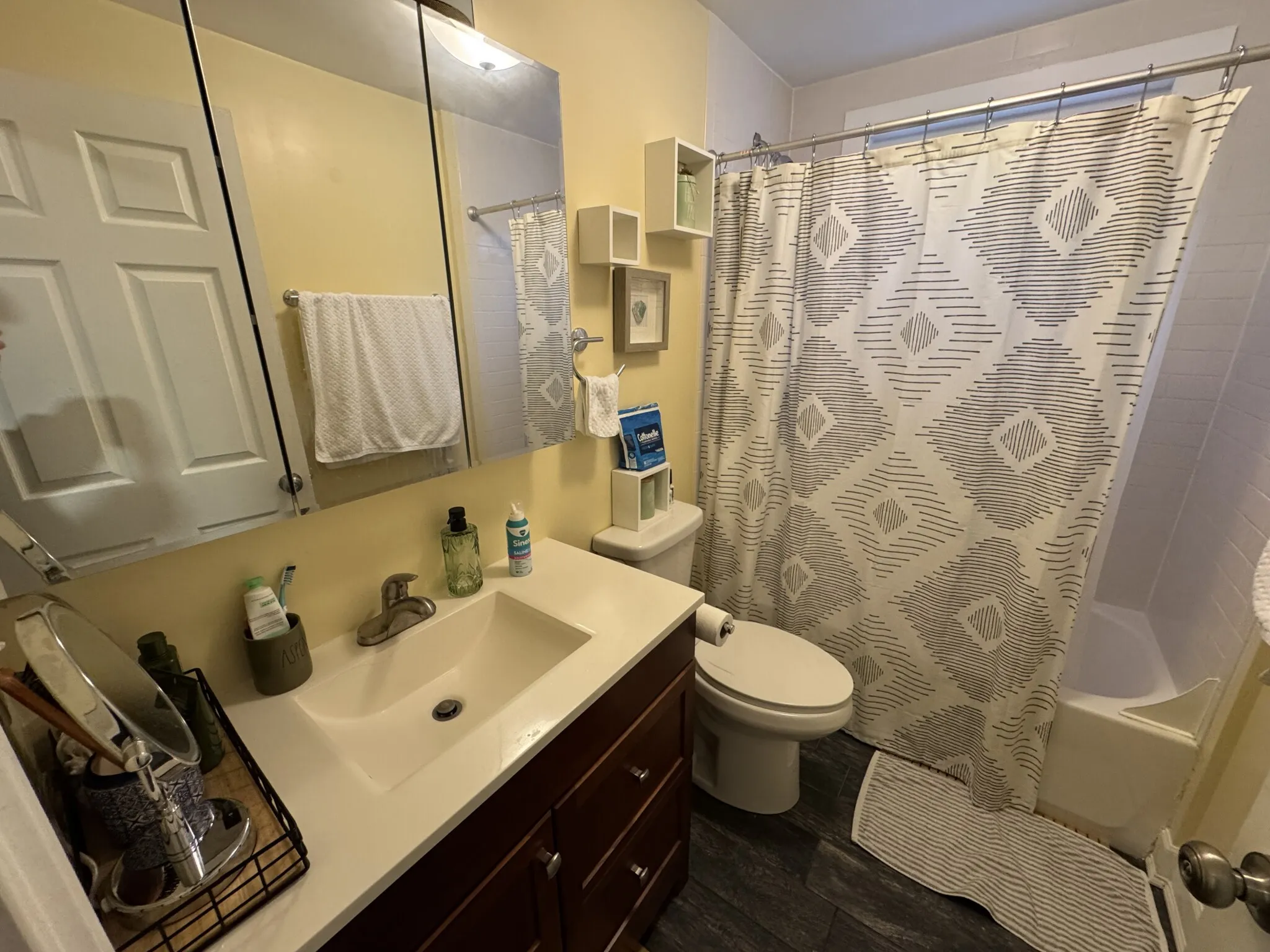 3 bed, 2 bath apartment for rent at 10 Jay St Unit 2, Davis Square — photo 20 of 23