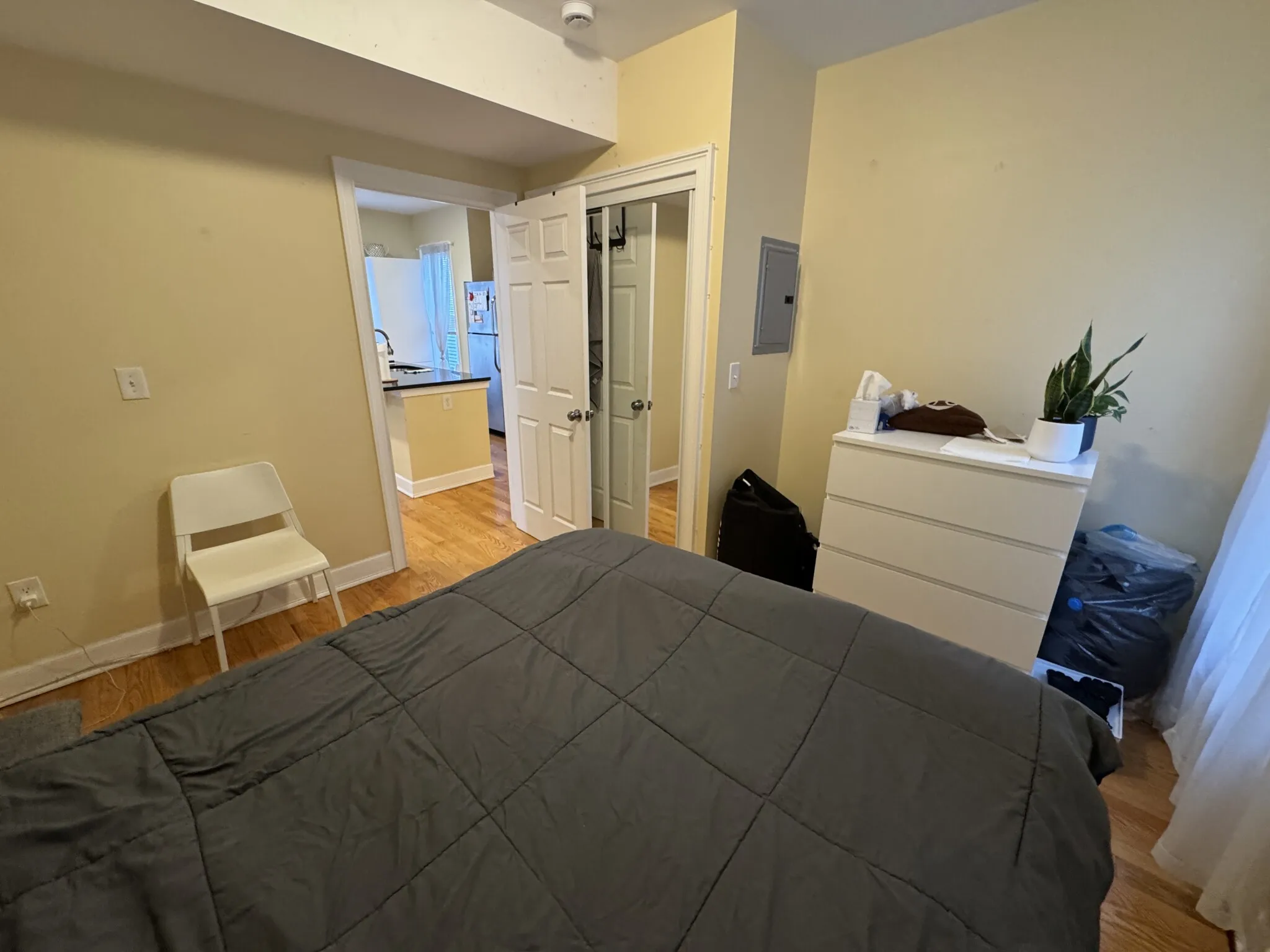 3 bed, 2 bath apartment for rent at 10 Jay St Unit 2, Davis Square — photo 12 of 23