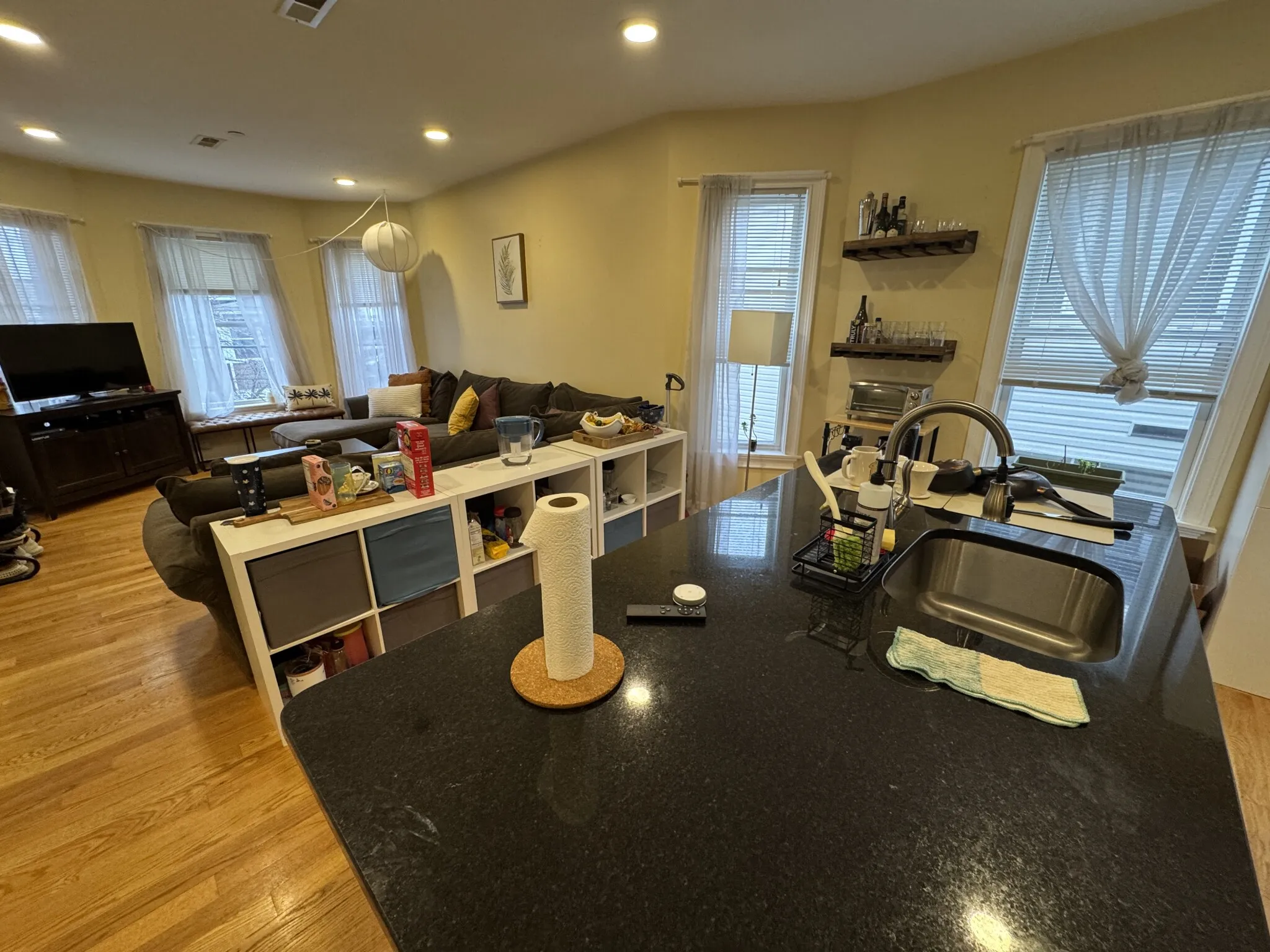 3 bed, 2 bath apartment for rent at 10 Jay St Unit 2, Davis Square — photo 7 of 23