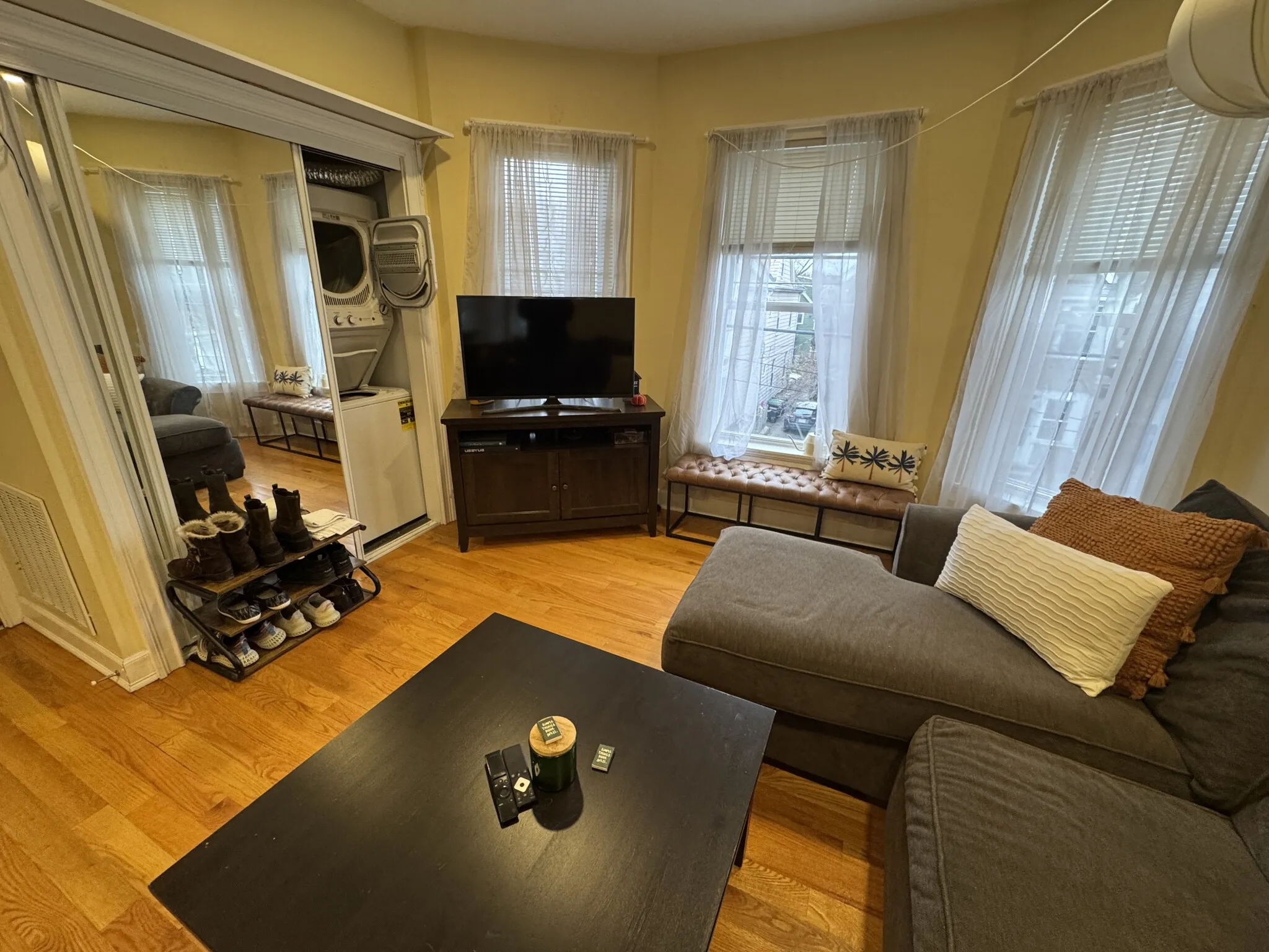 3 bed, 2 bath apartment for rent at 10 Jay St Unit 2, Davis Square — photo 2 of 23