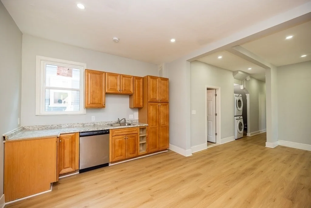 3 bed, 2 bath apartment for rent at 10 Jerome St Unit 1, Dorchester — photo 4 of 18