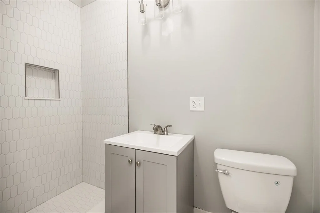 3 bed, 2 bath apartment for rent at 10 Jerome St Unit 1, Dorchester — photo 15 of 18