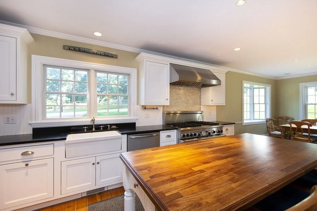 5 bed, 2 bath apartment for rent at 10 Joy Pl, Cohasset — photo 5 of 29