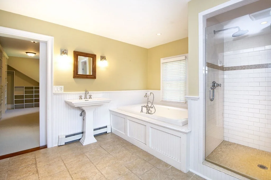 5 bed, 2 bath apartment for rent at 10 Joy Pl, Cohasset — photo 12 of 29