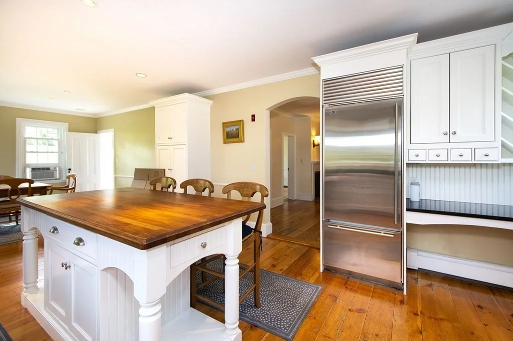 5 bed, 2 bath apartment for rent at 10 Joy Pl, Cohasset — photo 20 of 29