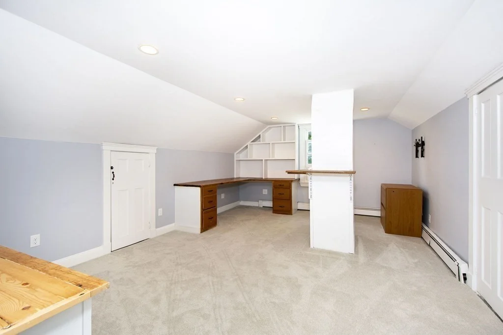 5 bed, 2 bath apartment for rent at 10 Joy Pl, Cohasset — photo 24 of 29