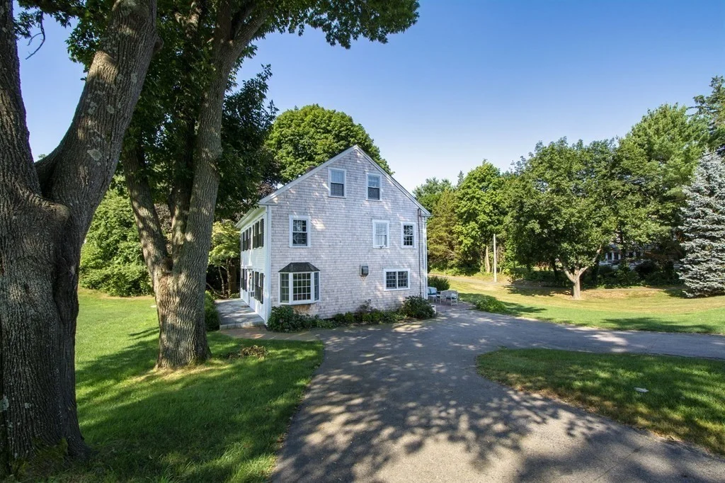5 bed, 2 bath apartment for rent at 10 Joy Pl, Cohasset — photo 16 of 29