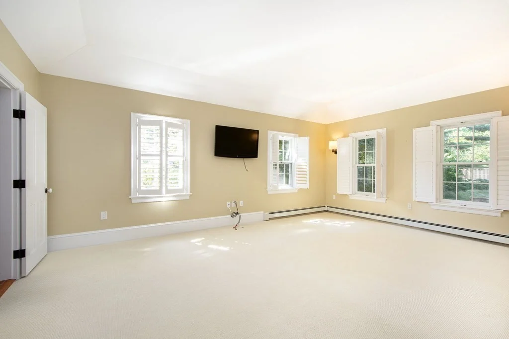 5 bed, 2 bath apartment for rent at 10 Joy Pl, Cohasset — photo 25 of 29