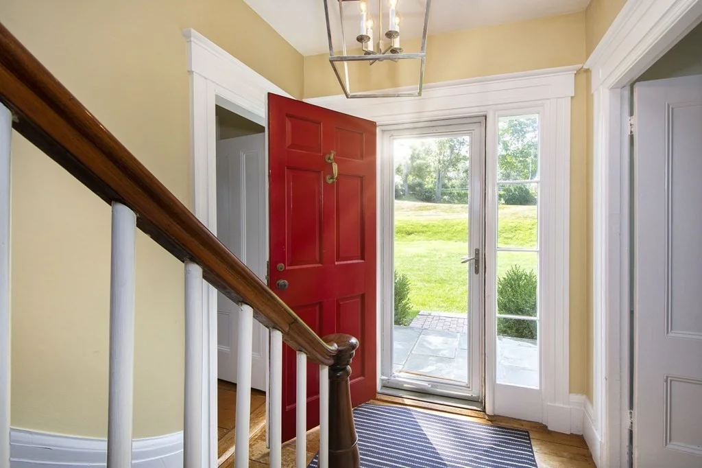 5 bed, 2 bath apartment for rent at 10 Joy Pl, Cohasset — photo 26 of 29