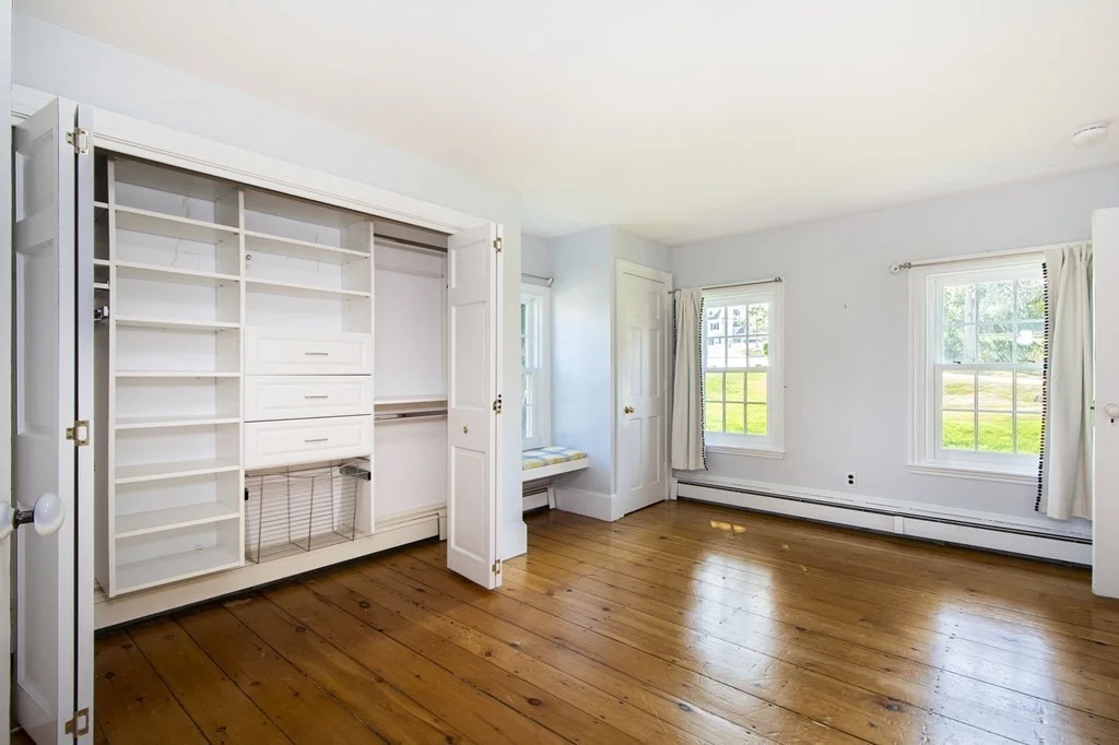5 bed, 2 bath apartment for rent at 10 Joy Pl, Cohasset — photo 11 of 29
