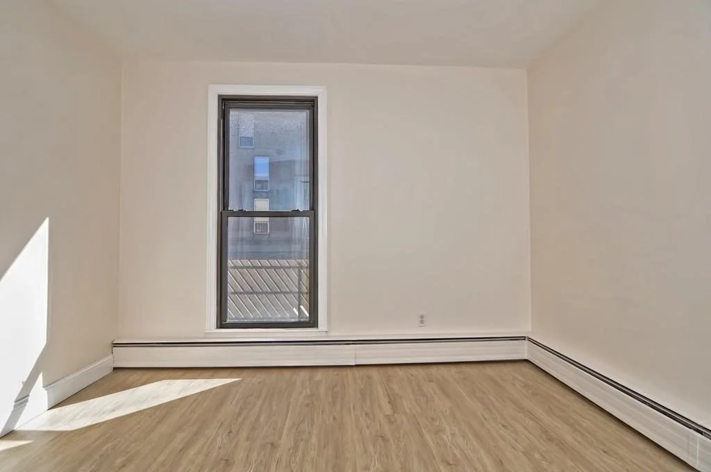3 bed, 1 bath apartment for rent at 10 Juniper Unit 38, Brookline Village — photo 4 of 4