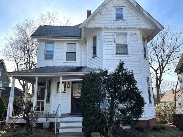 1 bed, 1 bath apartment for rent at 10 Knoll Unit 2, Roslindale