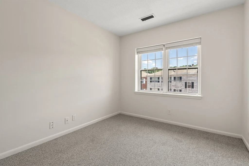 2 bed, 1 bath apartment for rent at 10 Lake Shore Ct Unit 3, Brighton — photo 11 of 15