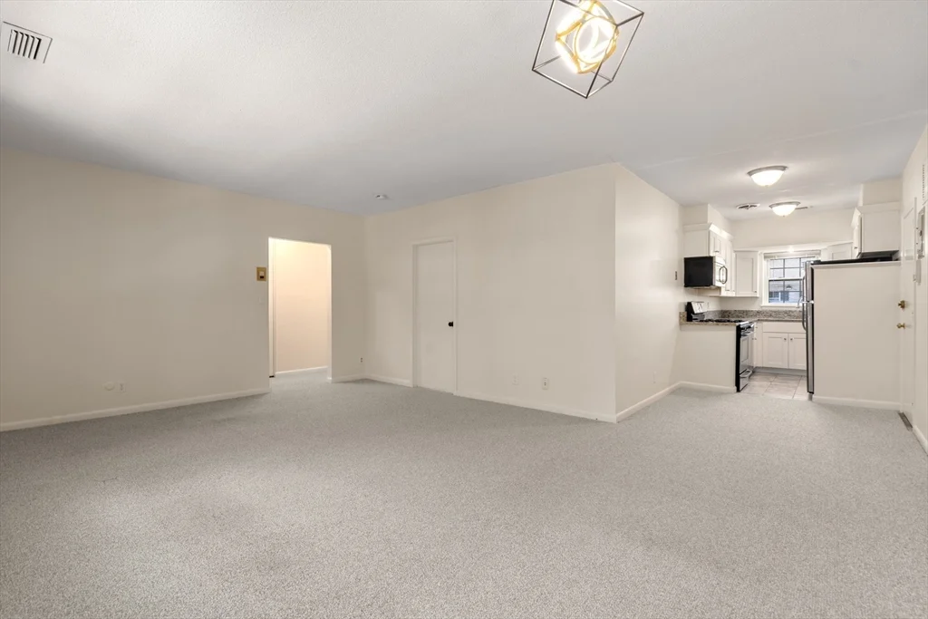 2 bed, 1 bath apartment for rent at 10 Lake Shore Ct Unit 3, Brighton — photo 3 of 15