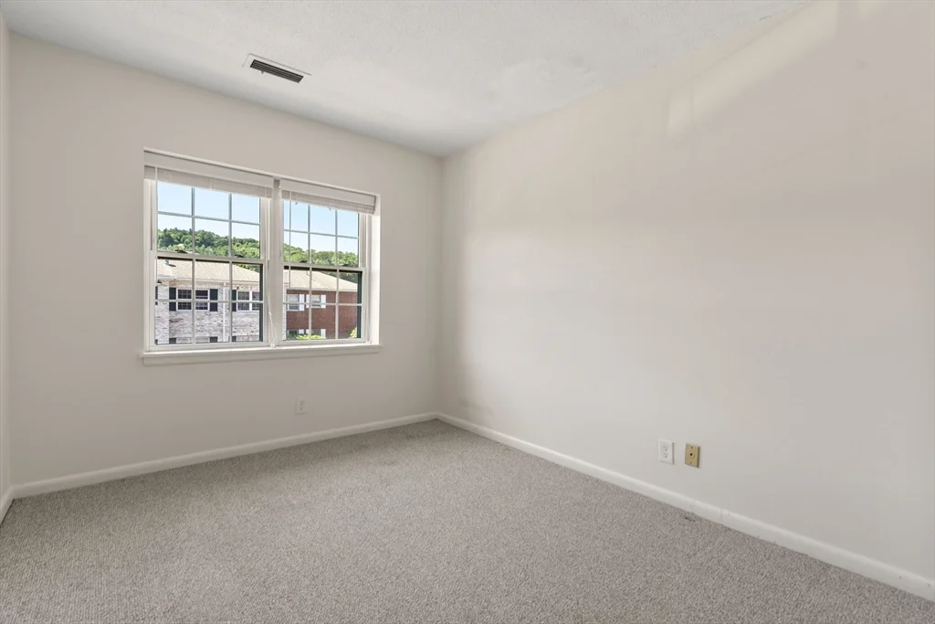 2 bed, 1 bath apartment for rent at 10 Lake Shore Ct Unit 3, Brighton — photo 8 of 15