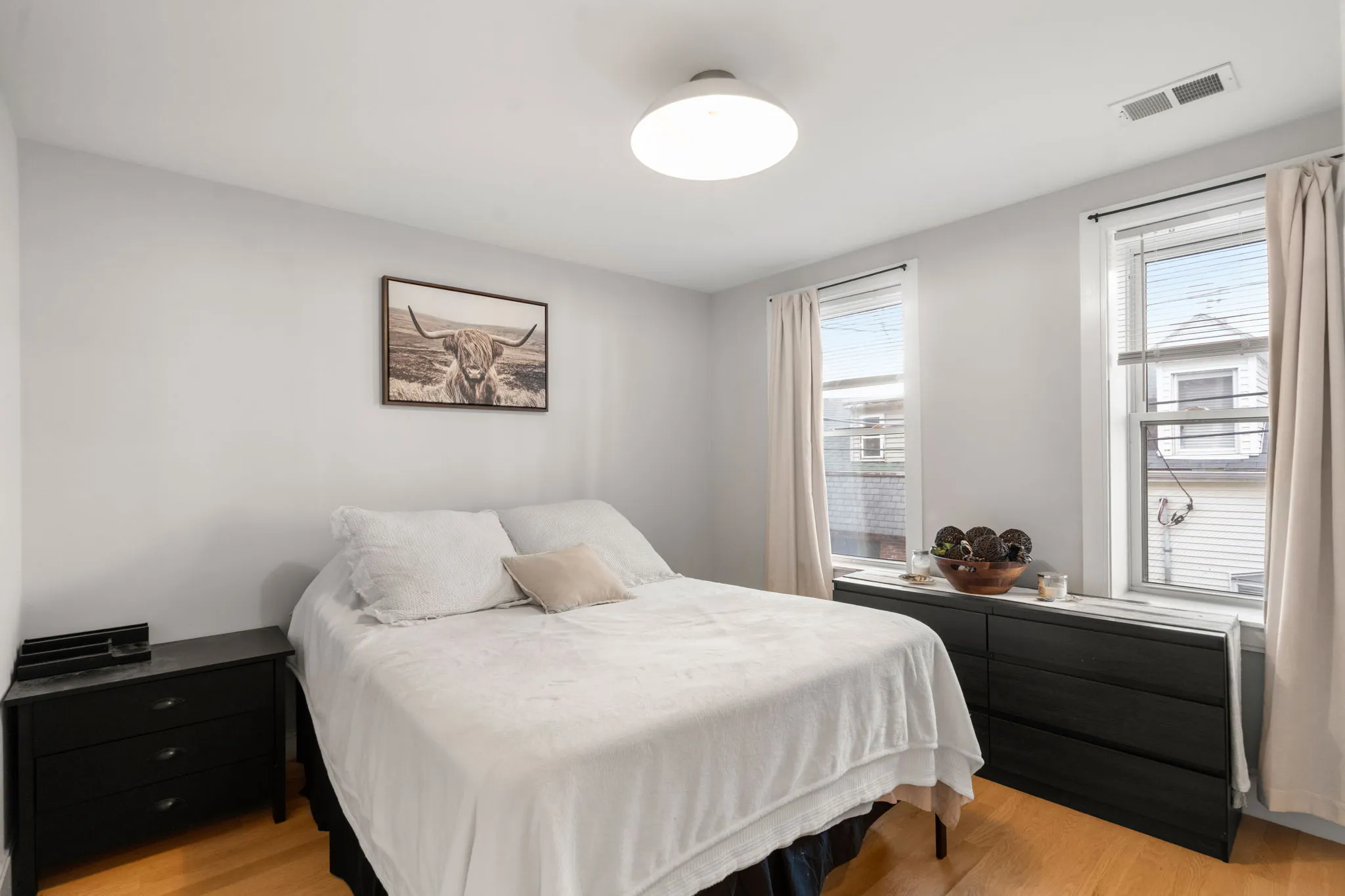 2 bed, 2 bath apartment for rent at 10 Lamson Ct Unit 2, East Boston — photo 4 of 11
