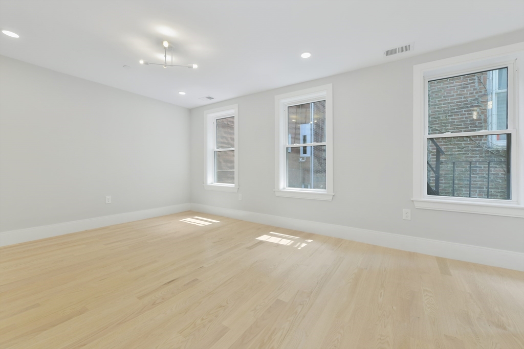 2 bed, 2 bath apartment for rent at 10 Lamson Ct Unit 3, East Boston — photo 4 of 13