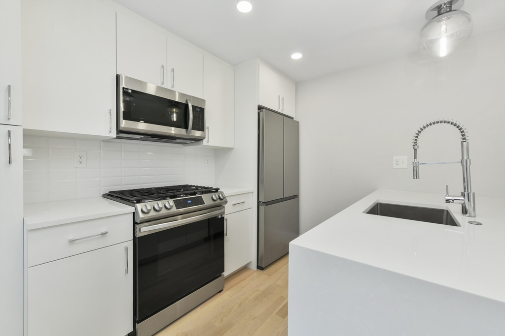 2 bed, 2 bath apartment for rent at 10 Lamson Ct Unit 3, East Boston — photo 3 of 13