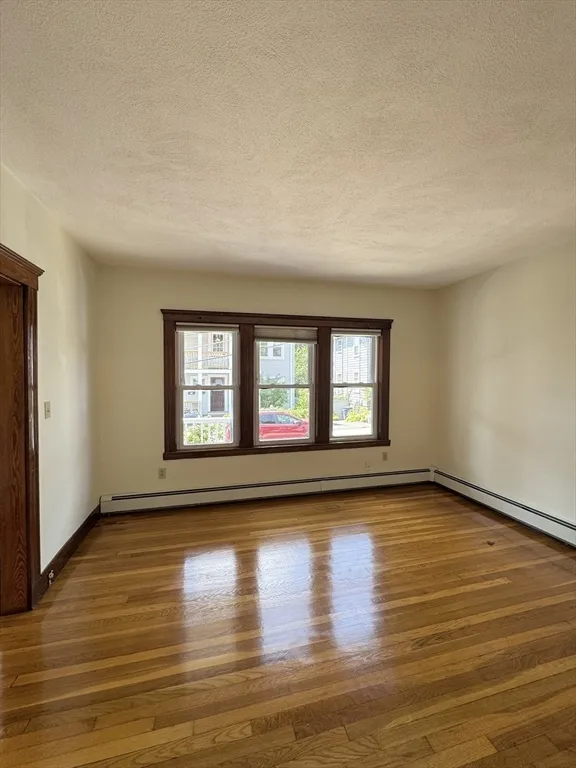 2 bed, 1 bath apartment for rent at 10 Laurel Ter Unit 1, Ward Two — photo 6 of 21