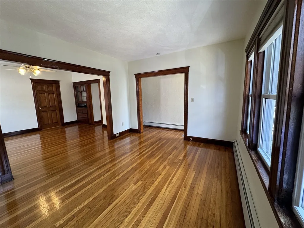 2 bed, 1 bath apartment for rent at 10 Laurel Ter Unit 1, Ward Two — photo 4 of 21