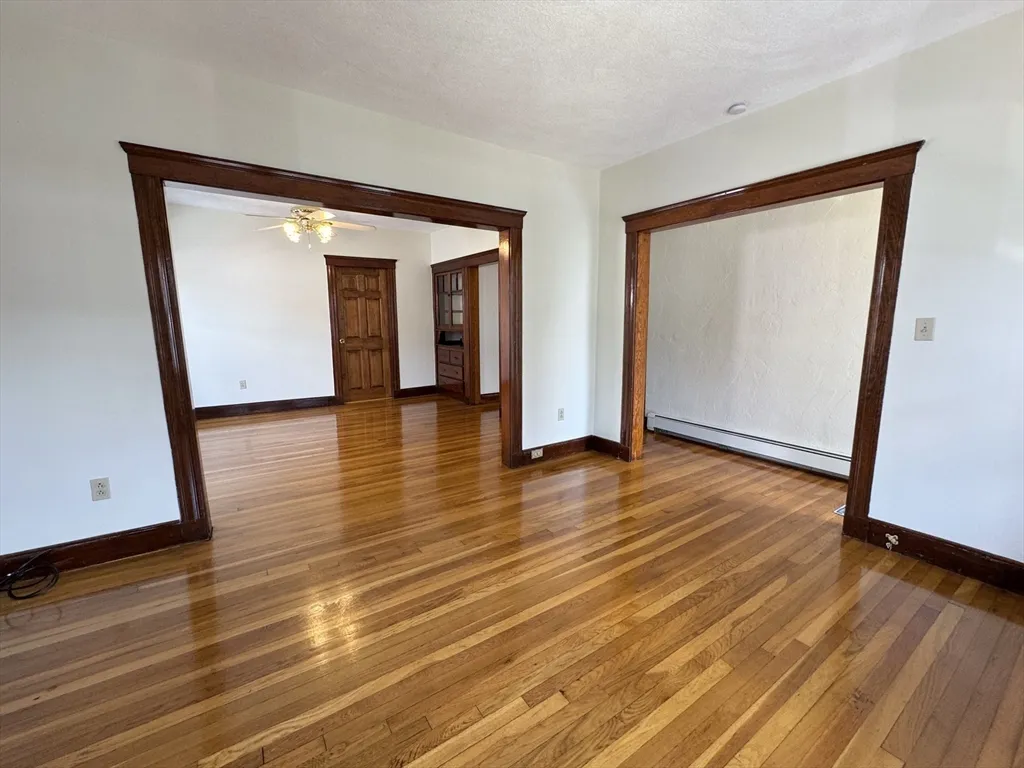 2 bed, 1 bath apartment for rent at 10 Laurel Ter Unit 1, Ward Two — photo 5 of 21