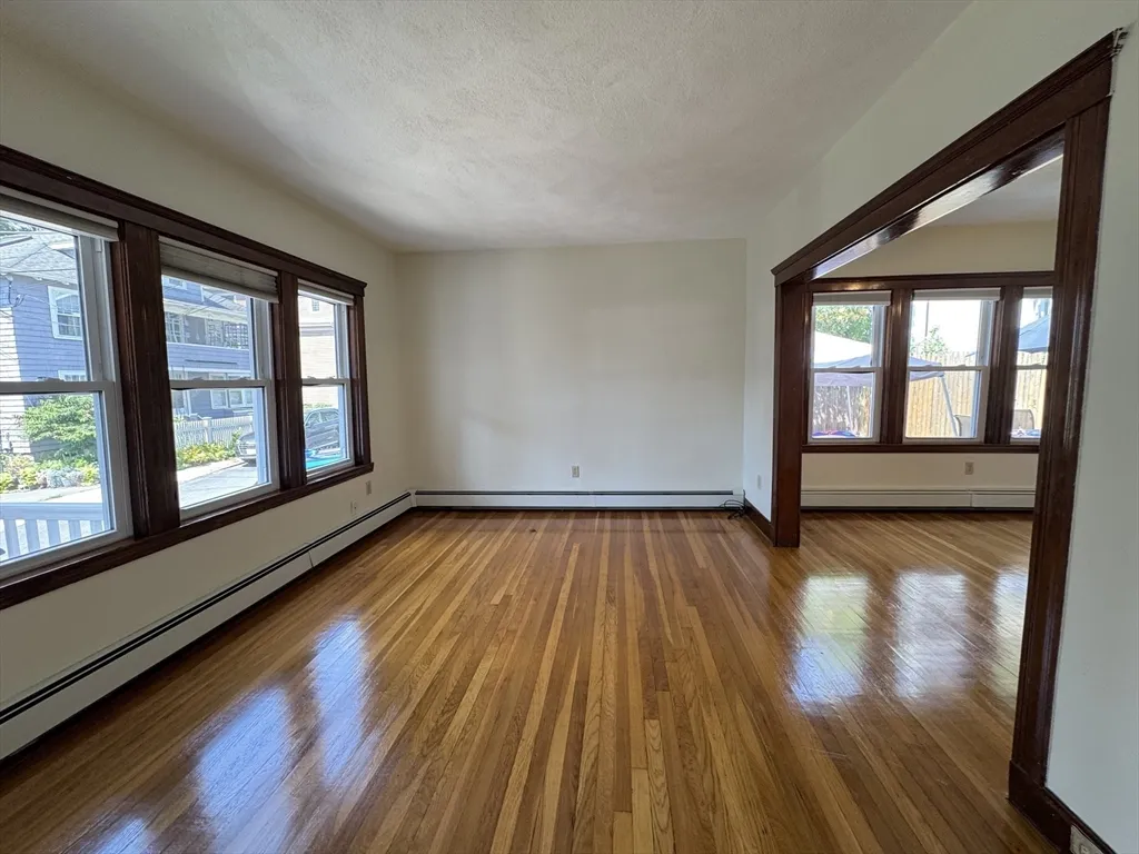 2 bed, 1 bath apartment for rent at 10 Laurel Ter Unit 1, Ward Two — photo 3 of 21