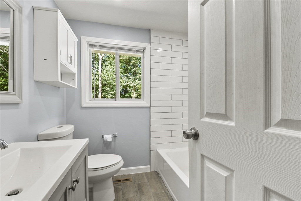 3 bed, 1 bath apartment for rent at 10 Lawndale Rd Unit 1, Mansfield — photo 13 of 33