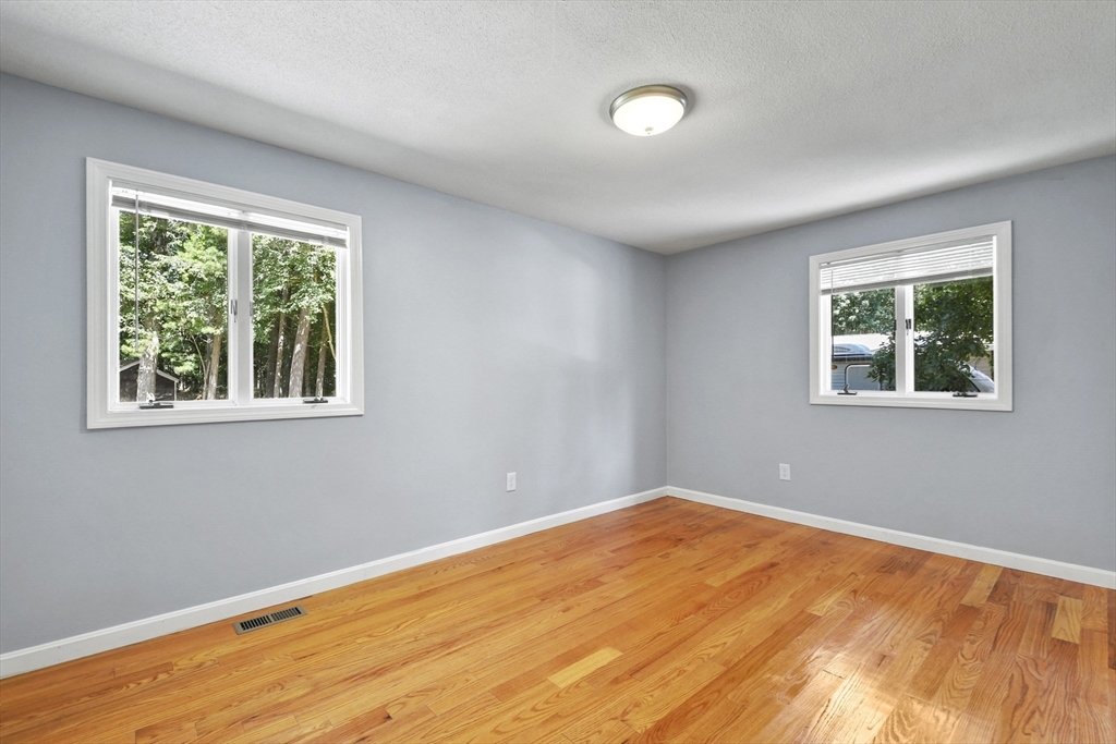 3 bed, 1 bath apartment for rent at 10 Lawndale Rd Unit 1, Mansfield — photo 15 of 33