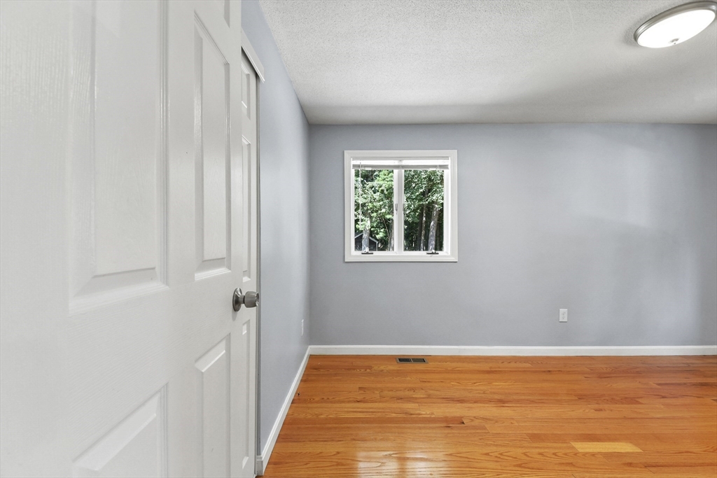 3 bed, 1 bath apartment for rent at 10 Lawndale Rd Unit 1, Mansfield — photo 14 of 33
