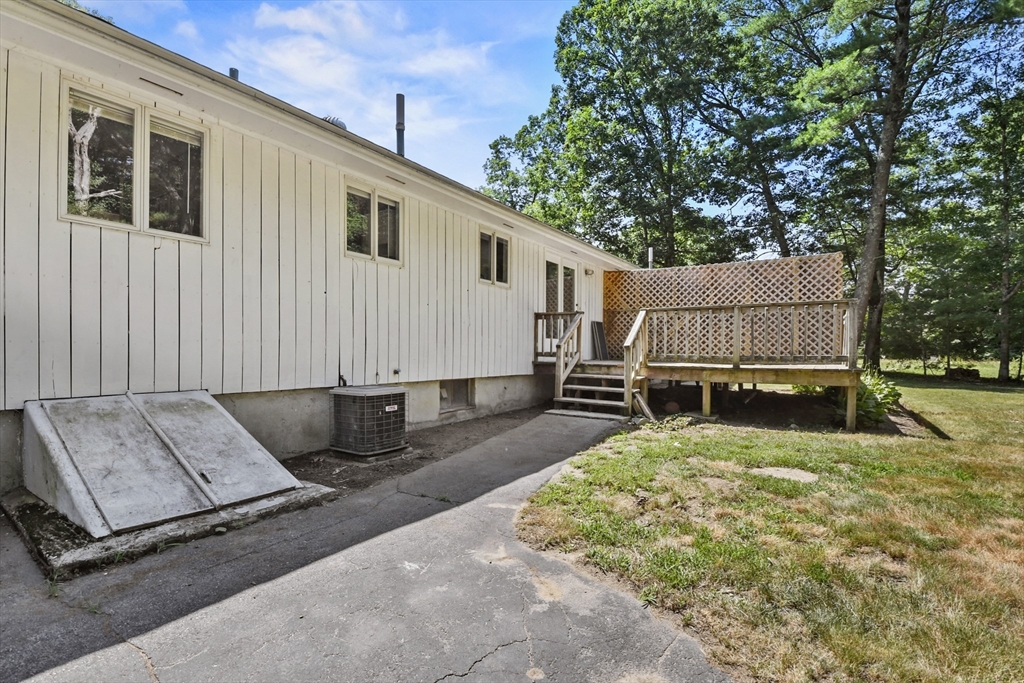 3 bed, 1 bath apartment for rent at 10 Lawndale Rd Unit 1, Mansfield — photo 30 of 33