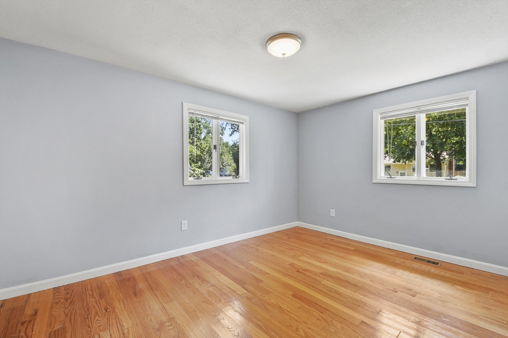 3 bed, 1 bath apartment for rent at 10 Lawndale Rd Unit 1, Mansfield — photo 25 of 33