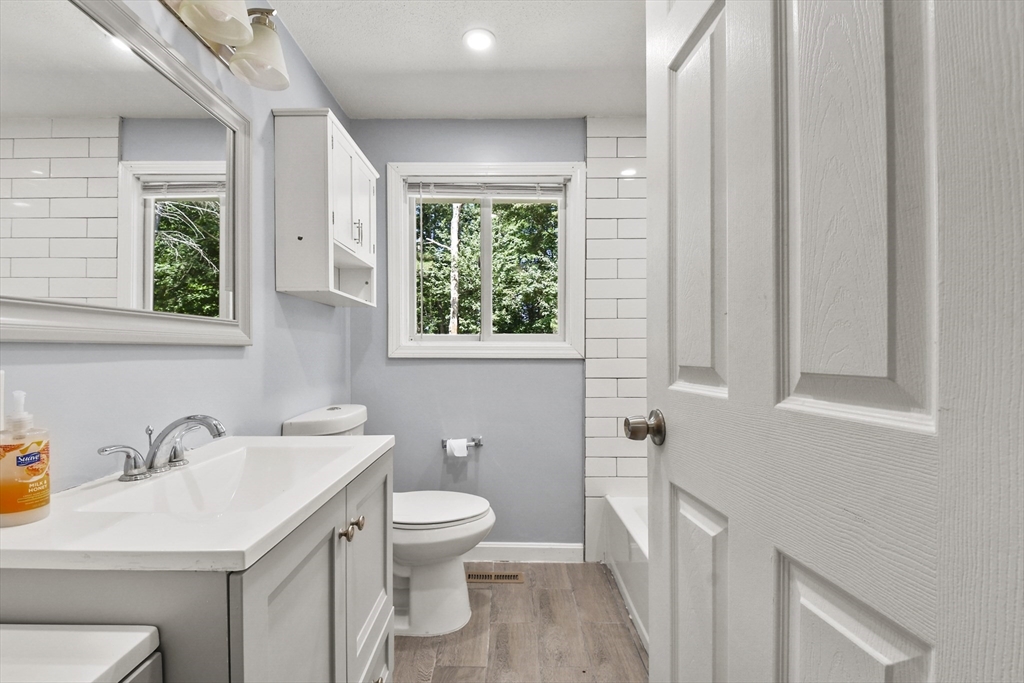 3 bed, 1 bath apartment for rent at 10 Lawndale Rd Unit 1, Mansfield — photo 12 of 33