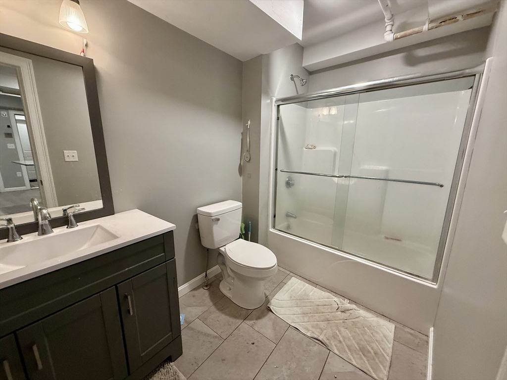 1 bed, 1 bath apartment for rent at 10 Leyden St Unit 1, Downtown — photo 9 of 11