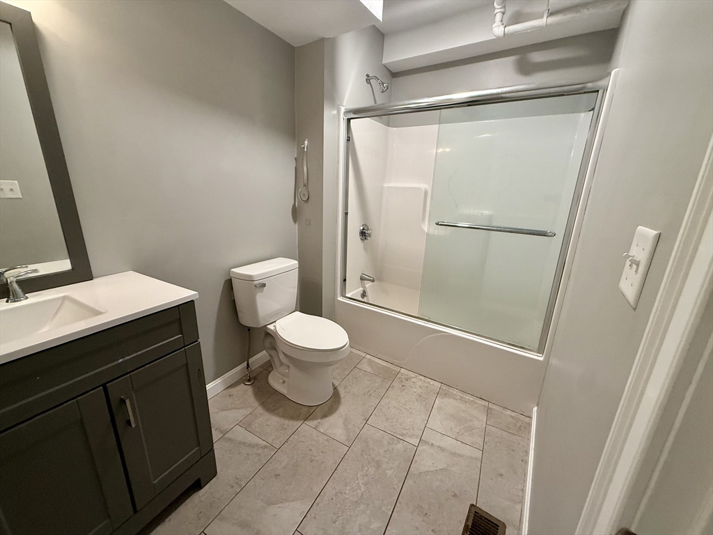 1 bed, 1 bath apartment for rent at 10 Leyden St Unit 1, Downtown — photo 11 of 11