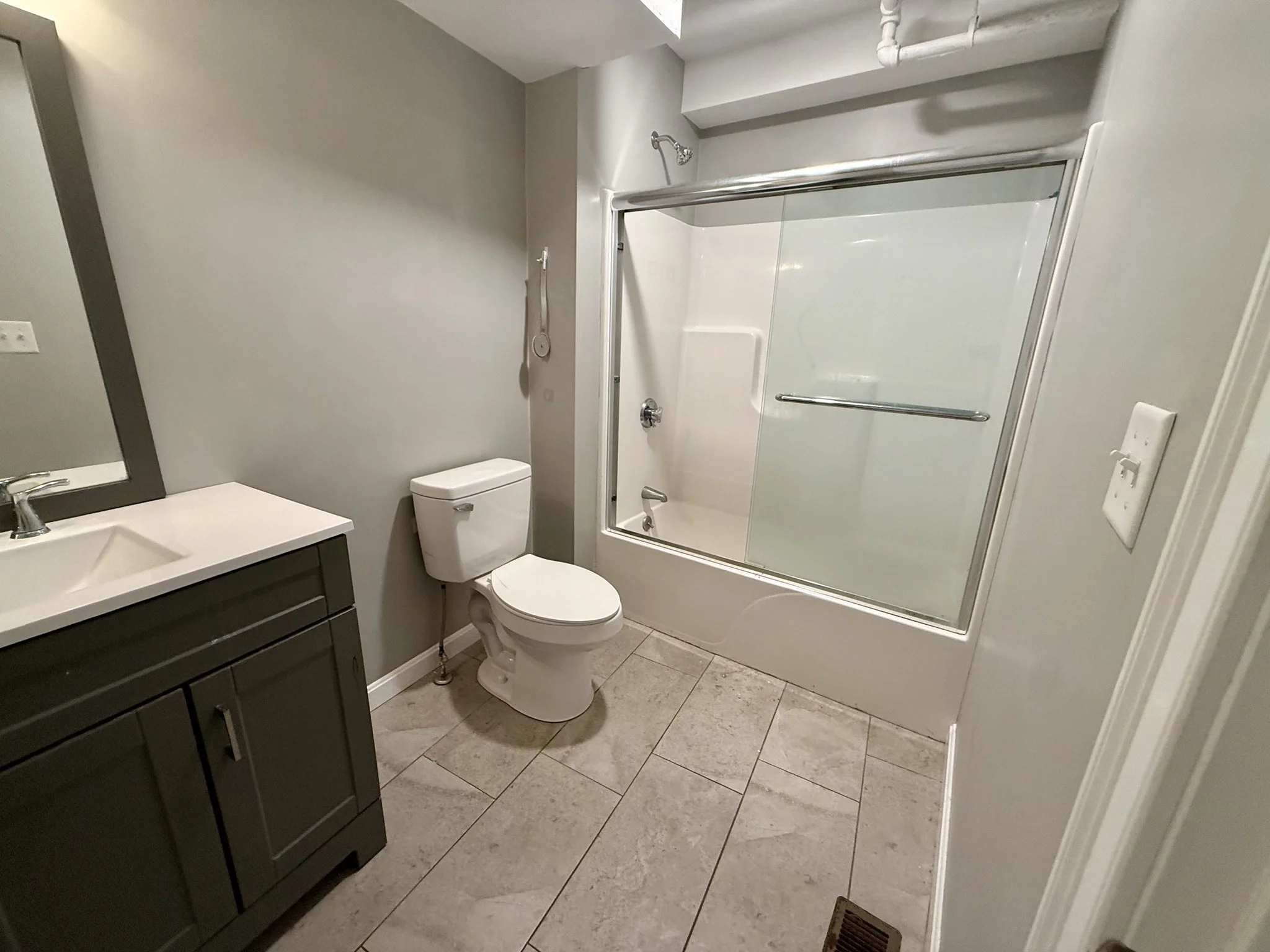 1 bed, 1 bath apartment for rent at 10 Leyden St Unit 1, East Braintree — photo 9 of 10