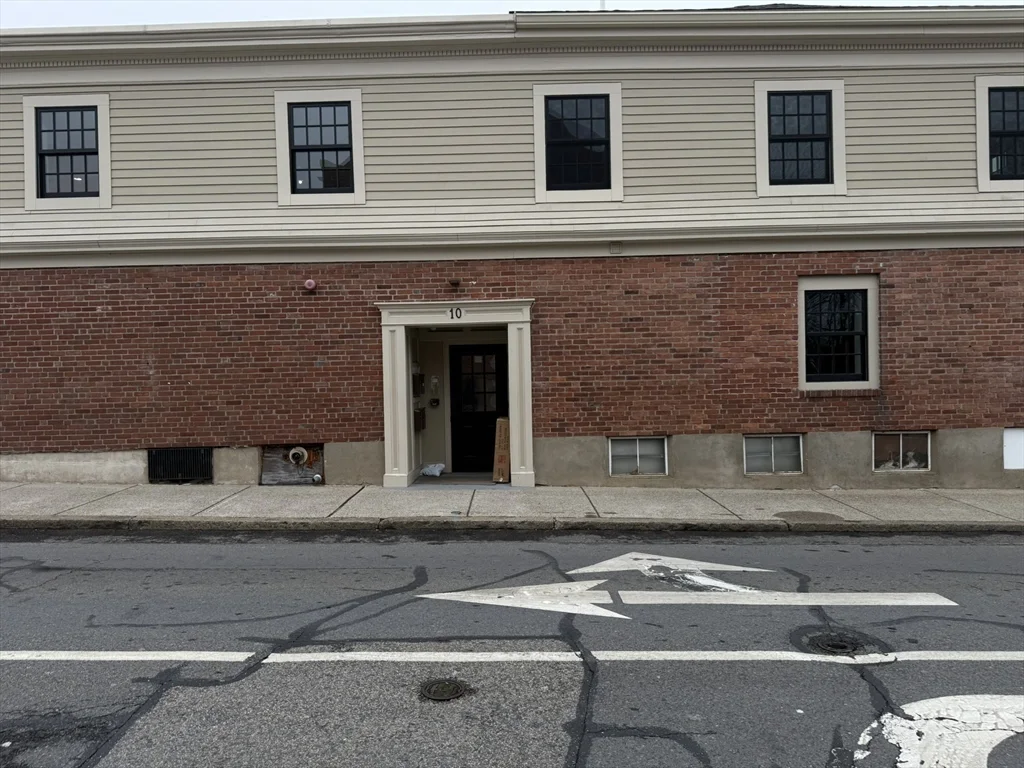 2 bed, 1 bath apartment for rent at 10 Leyden St Unit 3, Plymouth — photo 15 of 15