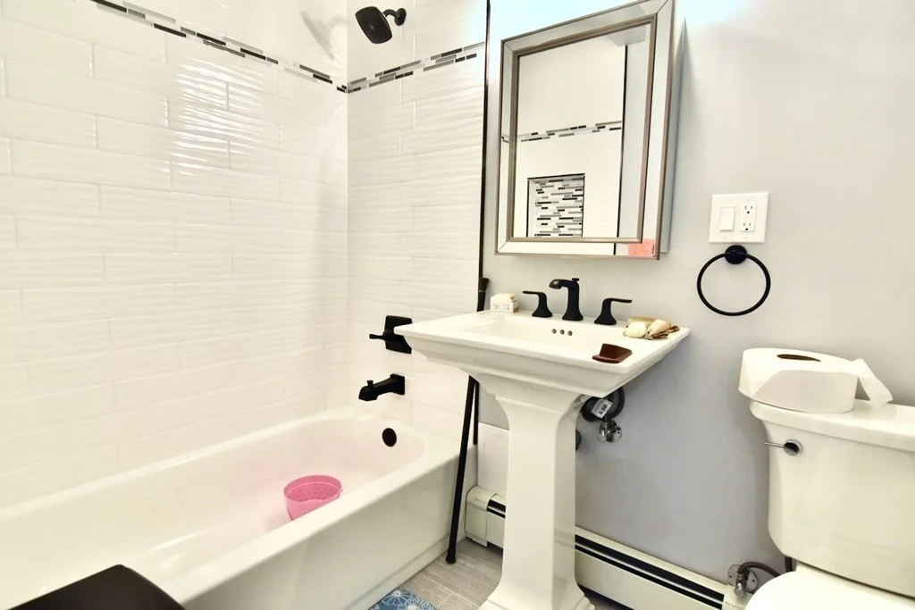 2 bed, 1 bath apartment for rent at 10 Linda Ln Unit 2-2, Dorchester — photo 6 of 21