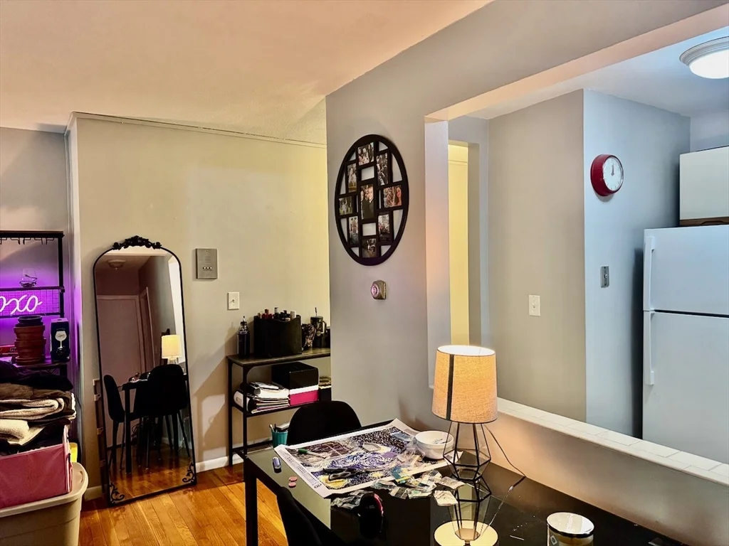 1 bed, 1 bath apartment for rent at 10 Linda Ln Unit 2-6, Dorchester — photo 9 of 16