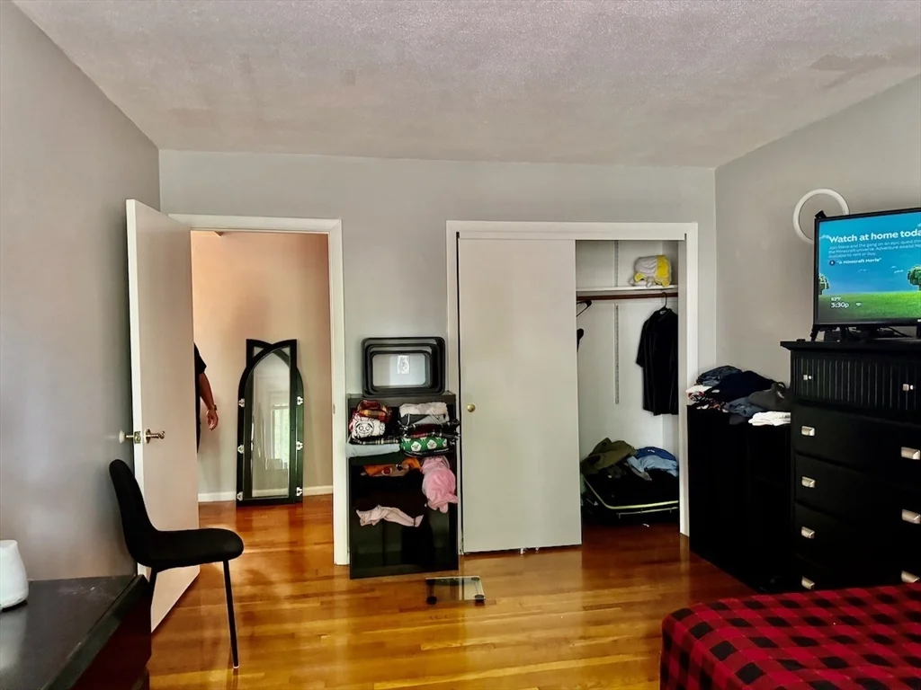 1 bed, 1 bath apartment for rent at 10 Linda Ln Unit 2-6, Dorchester — photo 12 of 16